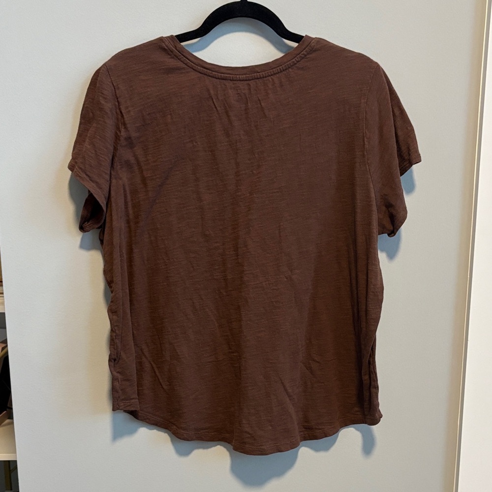 Old Navy Chocolate Brown Short Sleeve Tee - Picture 3 of 3